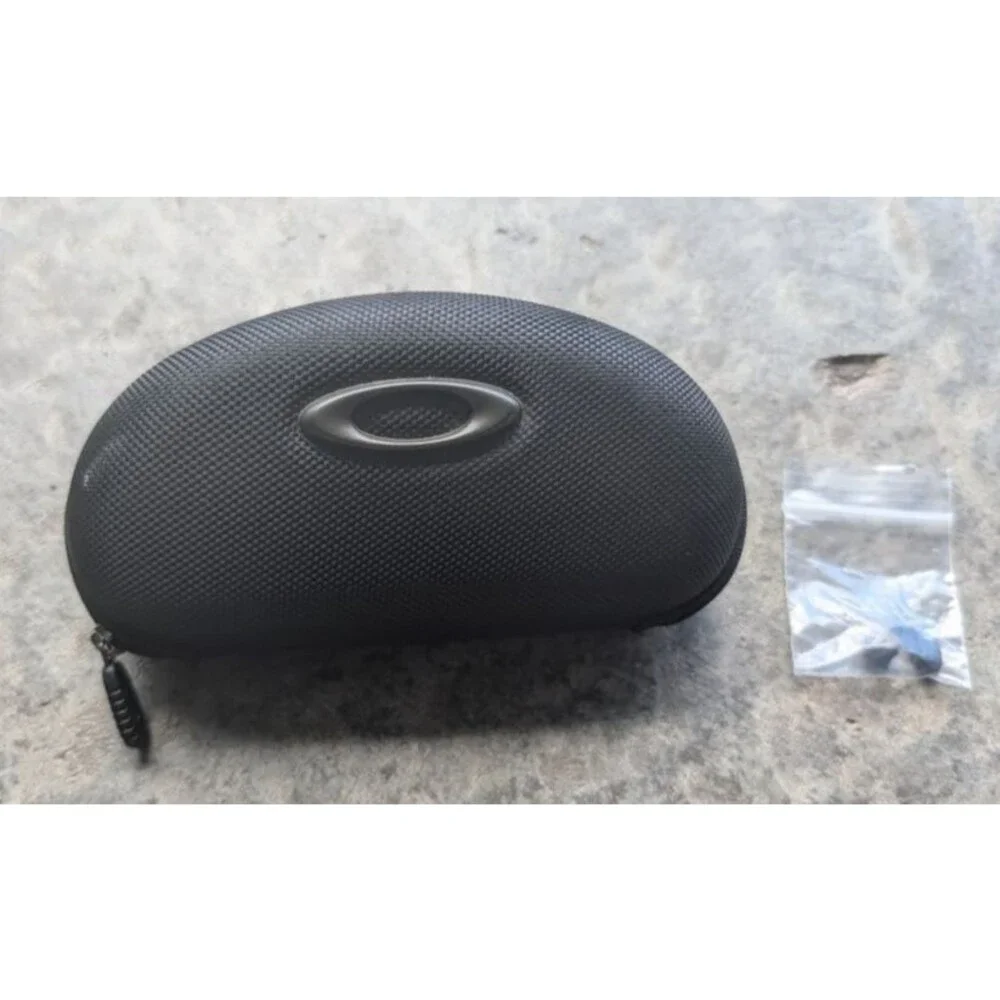 Oakley BIG Hard Case Eyeglasses Sunglasses Clamshell Zip Up Black Case Only